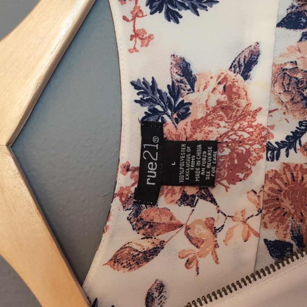 Rue21 Floral Shirt - Picture 2 of 3